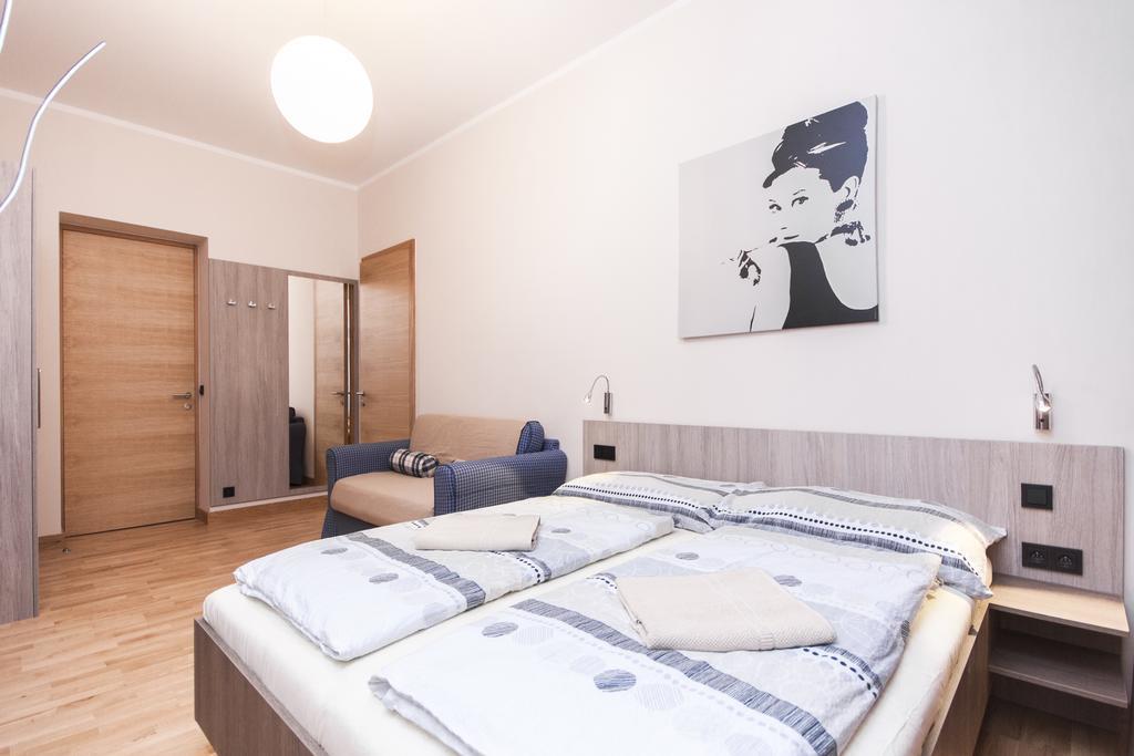 פראג Manesova Astra Apartment חדר תמונה