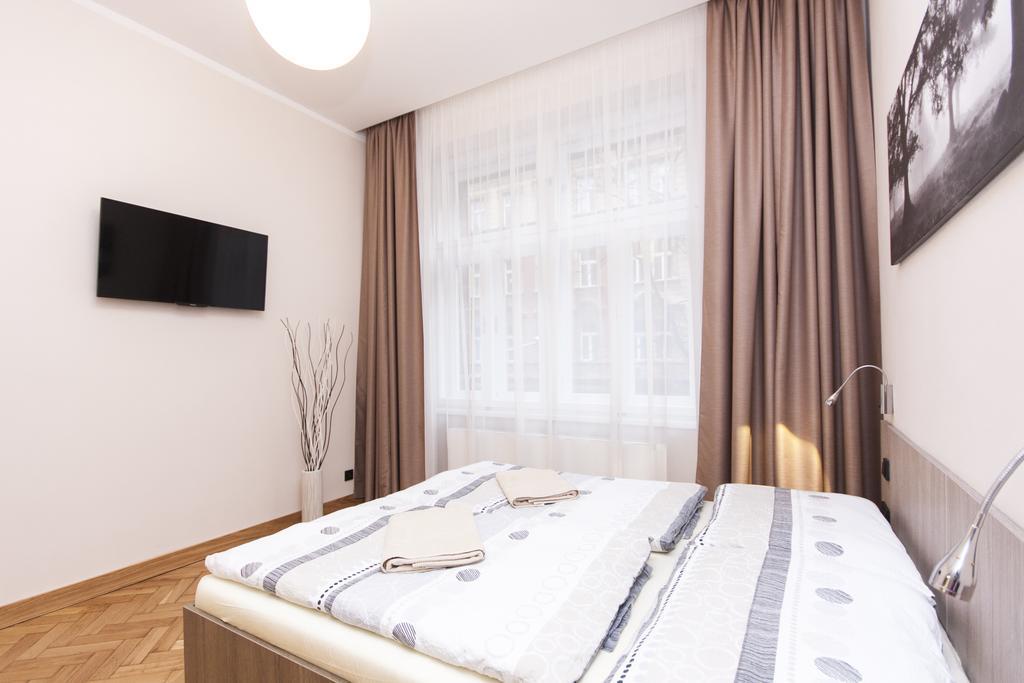 פראג Manesova Astra Apartment חדר תמונה